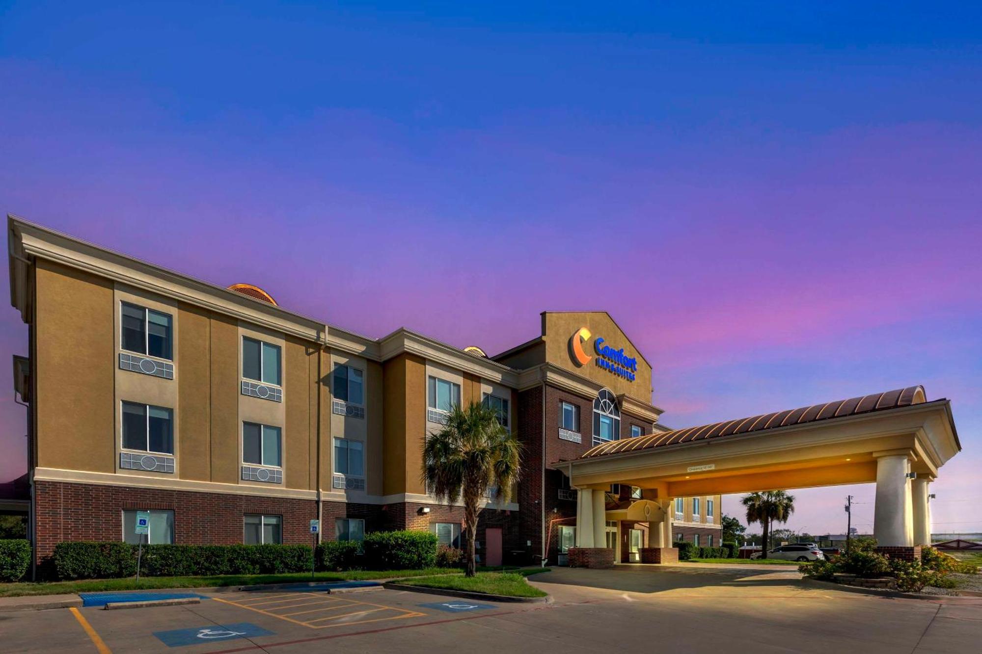 Comfort Inn & Suites Mexia Exterior photo